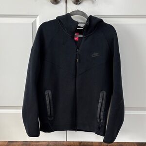 Nike Men’s Black Full-Zip Performance Hoodie Jacket